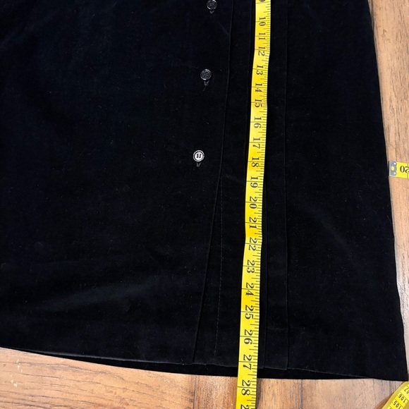 Vintage Jonathan Logan Black Velvet Button Front Skirt, size 13/14, Midi Chic - Picture 8 of 9